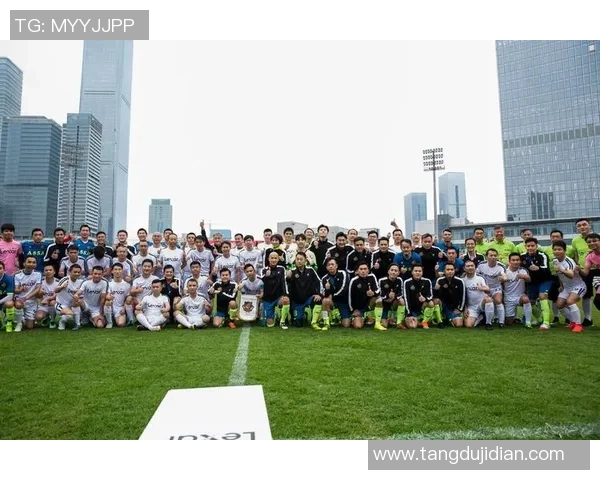 深圳足球队在邀请赛中的默契配合与战术执行分析 深圳足球队在邀请赛中的默契配合与战术执行分析