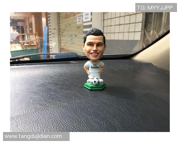 足球明星大人偶图片展示各大球星魅力与风采的创意艺术作品 足球明星大人偶图片展示各大球星魅力与风采的创意艺术作品